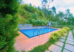 Outdoor pool - Munnar Ice Pellets Resort with Pool (Devikolam)