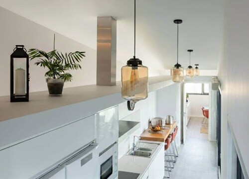 Oasis in Santiago, swimming pool, garden and bus to the city center