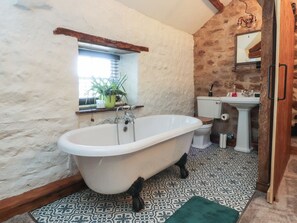 Shower - The Snug (Morecambe)