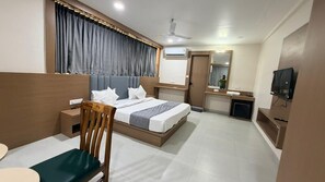 Room - Hotel TGR Bharuch (Bharuch)