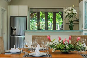 Dining - Stylish 4-Bedroom Terrace Villa / Infinity Pool & Outdoor Living (Bel Ombre)