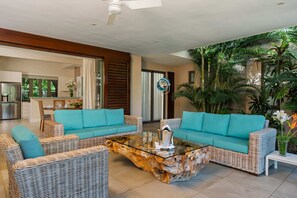 Interior - Stylish 4-Bedroom Terrace Villa / Infinity Pool & Outdoor Living (Bel Ombre)
