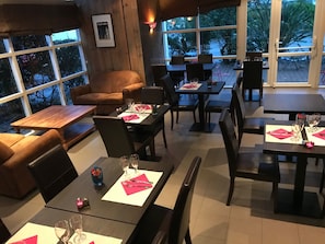 Bar (in der Unterkunft)
