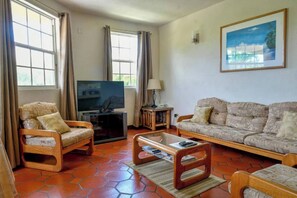 Appartement, 2 chambres, balcon, vue jardin | Salle de séjour