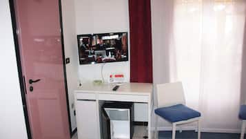 Basic-Zimmer, Mehrere Betten, Terrasse | Innenbereich