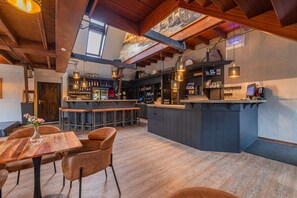 Bar (in der Unterkunft)