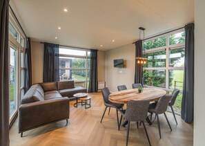 Interior - Lodge 45 | 6 persoons chalet op Resort de Betuwe (Zennewijnen)