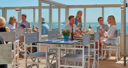 A modern room for two - just minutes from Zoutelande Beach. Perfect for couples wanting a romantic and convenient stay.