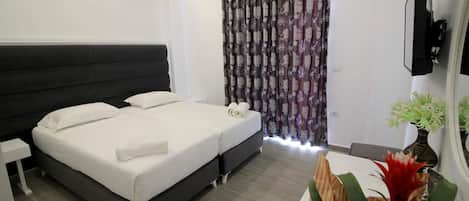Desk, soundproofing, iron/ironing board, free WiFi