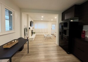 Living area - Modern Luxe Retreat-Downtown SLC home (Salt Lake City)