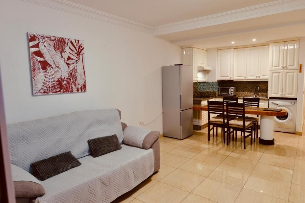 Apartamento Confort, balcón, vistas a la ciudad | Zona de estar