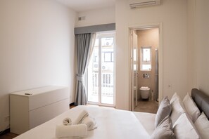 Room - Duplex Sliema (Sliema)