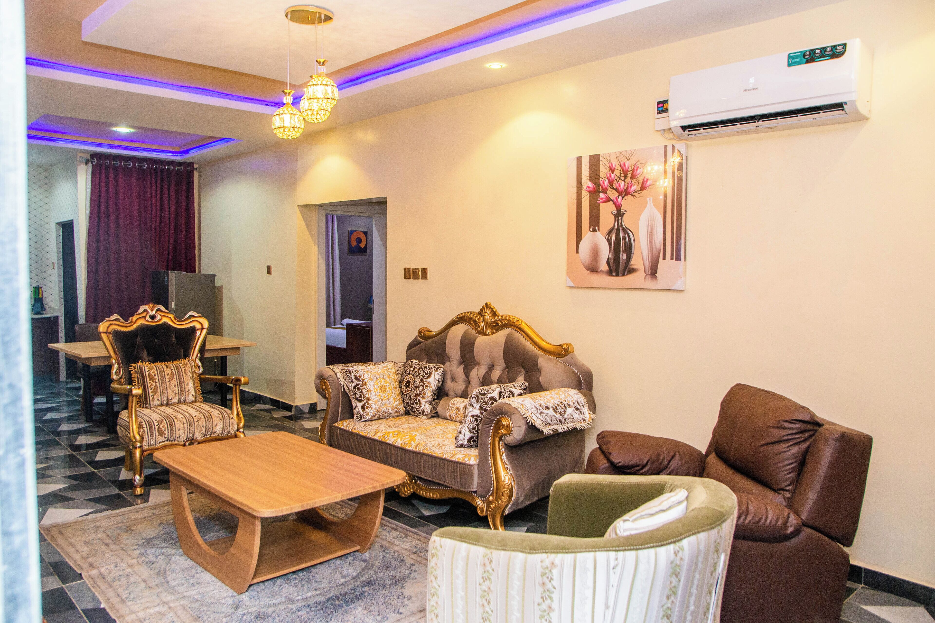 Suite, 2 Bedrooms | Living area