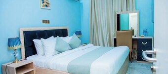 デイスター ラグジュアリー ホームズ アンド スイーツ