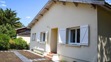 House | Exterior detail