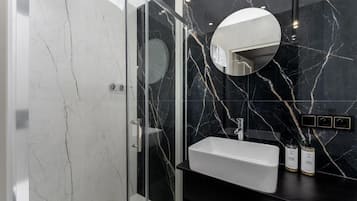 Estúdio clássico | Banheiro