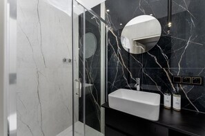 Classic Studio | Bathroom - Malila Premium Apartments Sebastiana 27 (Kraków)