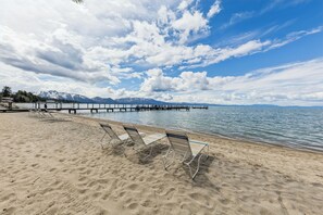 On the beach - Beachfront Bliss: Remodeled, Games LLV623 (South Lake Tahoe)
