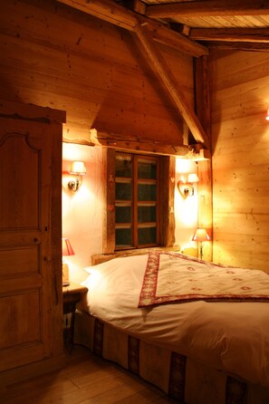 4 habitaciones, tabla de planchar con plancha, internet y ropa de cama 