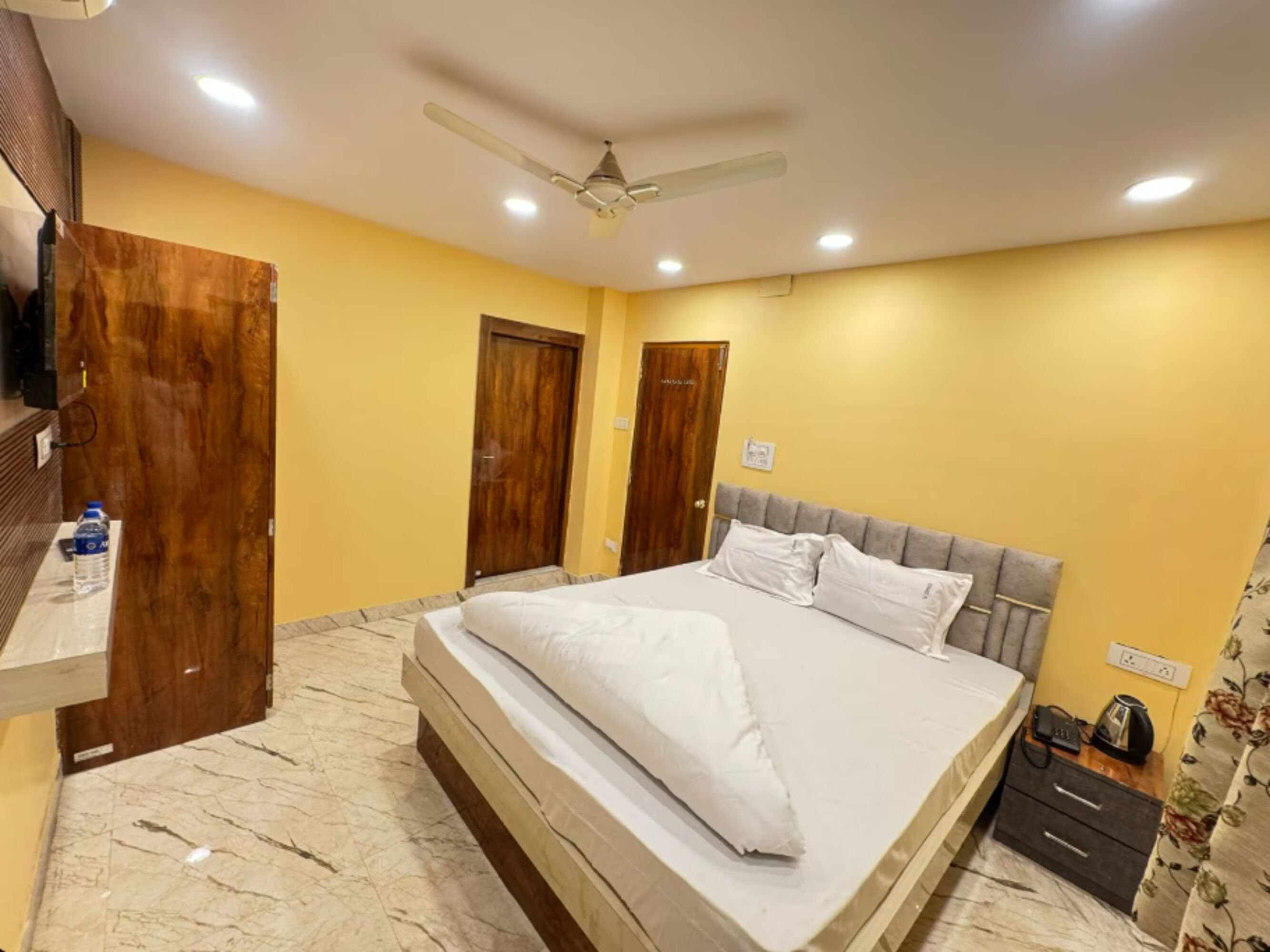 Deluxe Double Room, City View