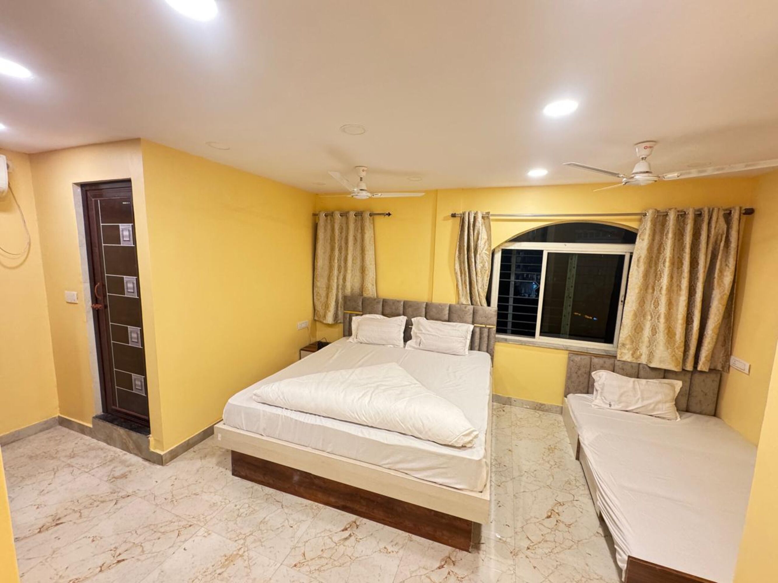 Family Room, City View