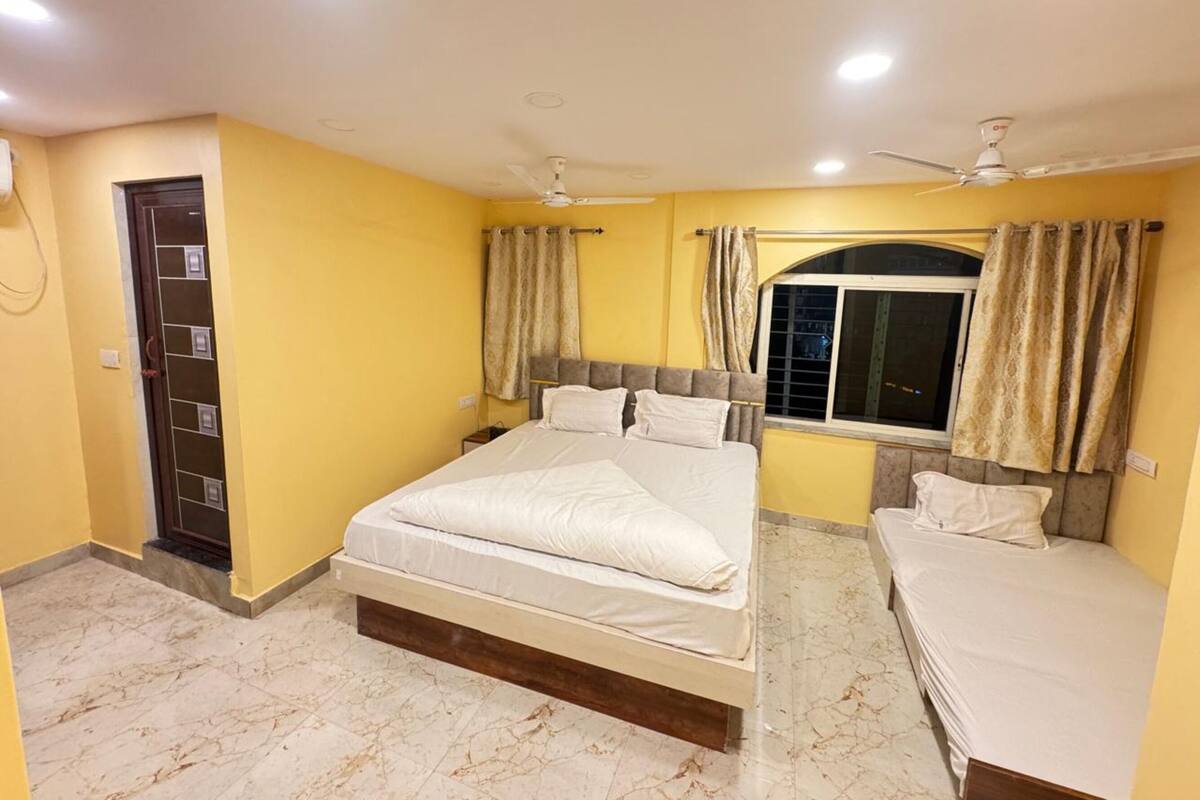 Family Room, City View