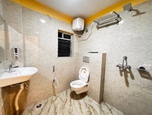 Family Room, City View | Bathroom - Velora stays Kolkata  (Kolkata)