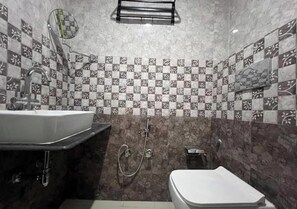 Phòng đôi Deluxe | Phòng tắm