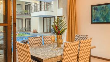 Villa, 3 Bedrooms, Pool View, Beachside | Dining