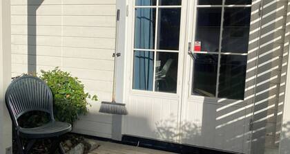 Quiet and Central Studio-near to Everything