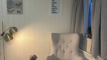 Studio, 1 Bedroom, Accessible | Living area