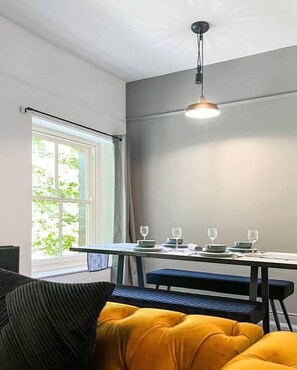 Dining - Luxury pet friendly apartment in the heart of Buxton, in the Peak District (Buxton)