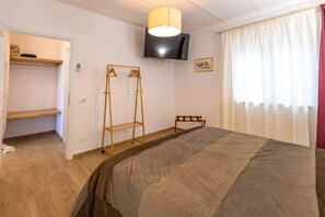 1 slaapkamer, een strijkplank/strijkijzer, gratis wifi, beddengoed