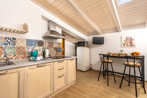 Kühlschrank, Mikrowelle, Geschirrspüler