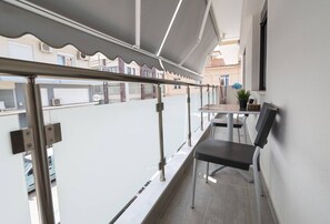 Outdoor dining - Central Cozy Home by Rentals Pro - Nea Moudania Halkidiki (Nea Moudania)