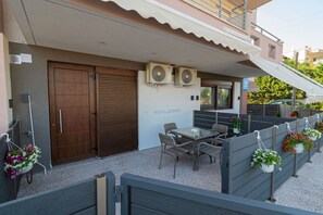 Outdoor dining - Orestis Suite No 3 by RentalsPro - Nea Moudania (Nea Moudania)