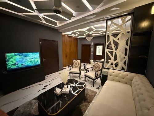 3BR Luxury Entire House In Bahria Town Lahore- Near to Ring Road