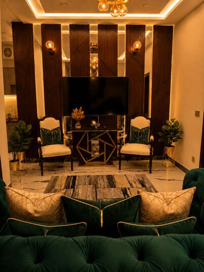 Luxury 3BR Entire House - Family Friendly - Bahria Town Lahore