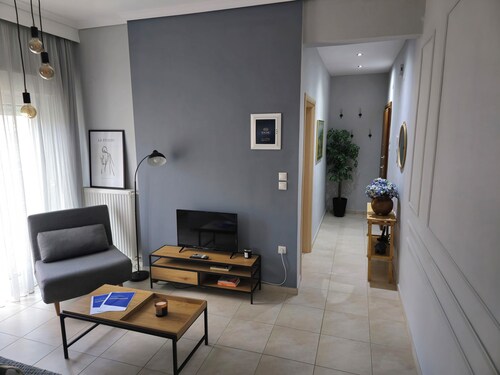 Zoe Apartment
