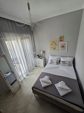 1 habitación, tabla de planchar con plancha, wifi y ropa de cama 