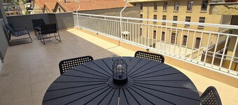 Zoe Apartment