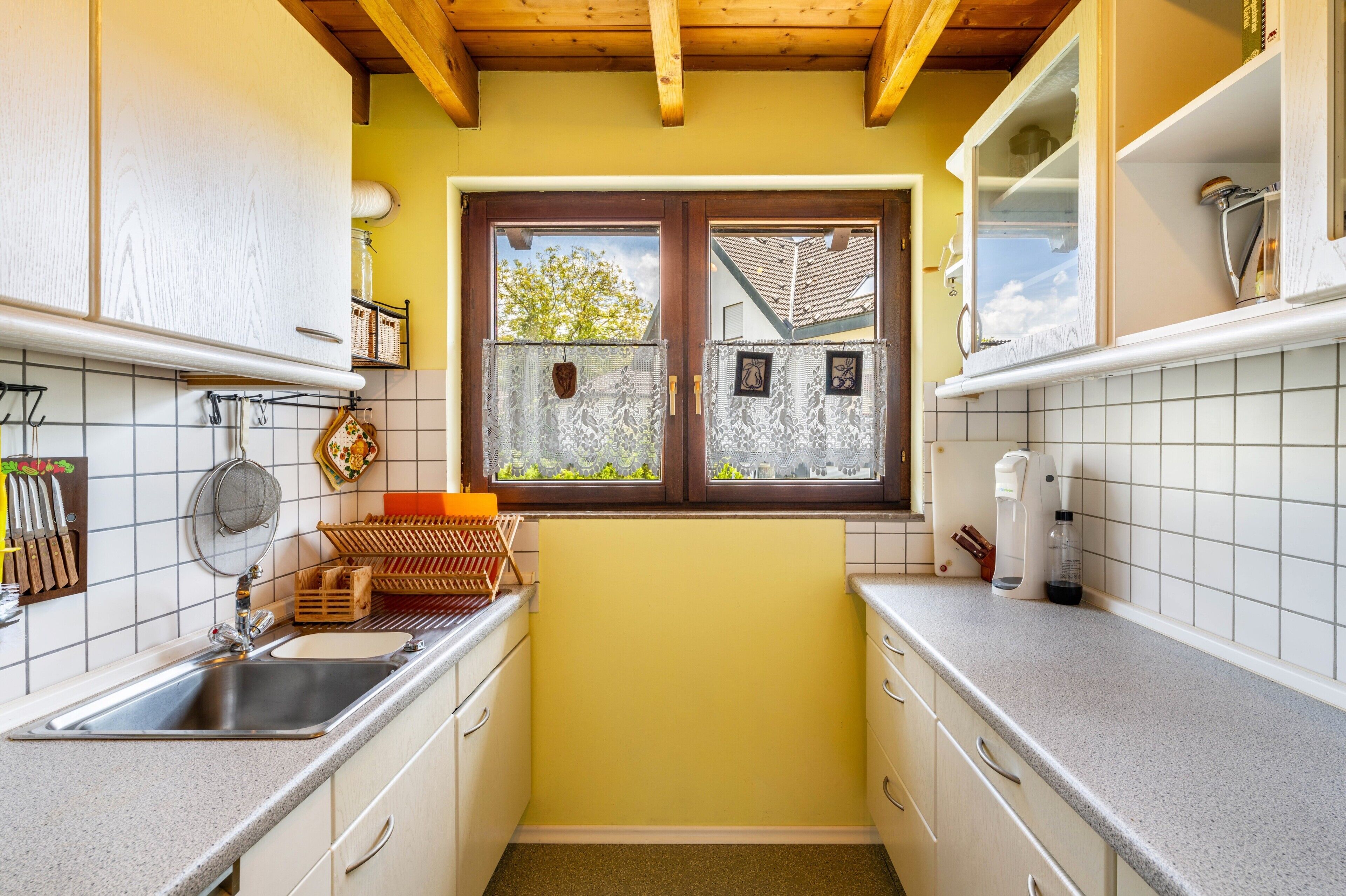 Refrigerador, horno, parrilla de estufa y lavavajillas 