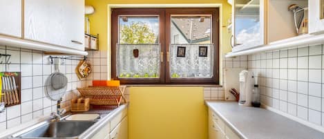 Refrigerador, horno, parrilla de estufa y lavavajillas