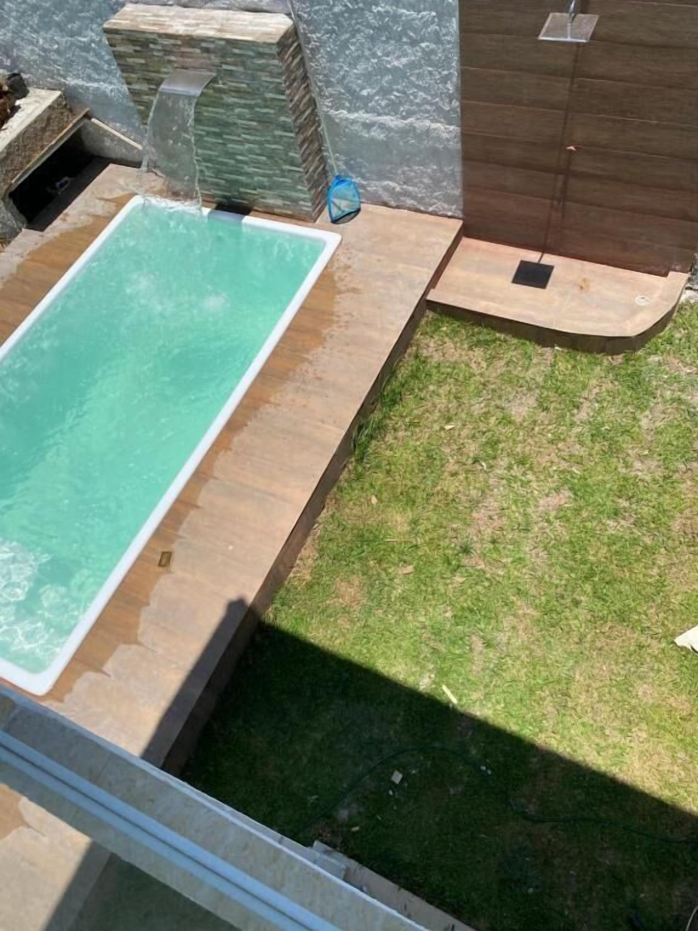 Standard-Vierbettzimmer, Poolblick | Pool | Außenpool