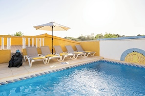 Bungalow, 2 Bedrooms, Smoking, Garden View | Pool | Outdoor pool - Casa Elja Valencia - Long Stays & Remote Work (Torrent)