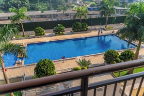 Pool - Vrbo Property (Yaoundé)