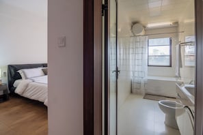 3 dormitorios, tabla de planchar con plancha, wifi y ropa de cama