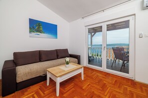 TV - Apartment für 2 Personen mit Balkon in ruhiger Lage in Dramalj (Dramalj)
