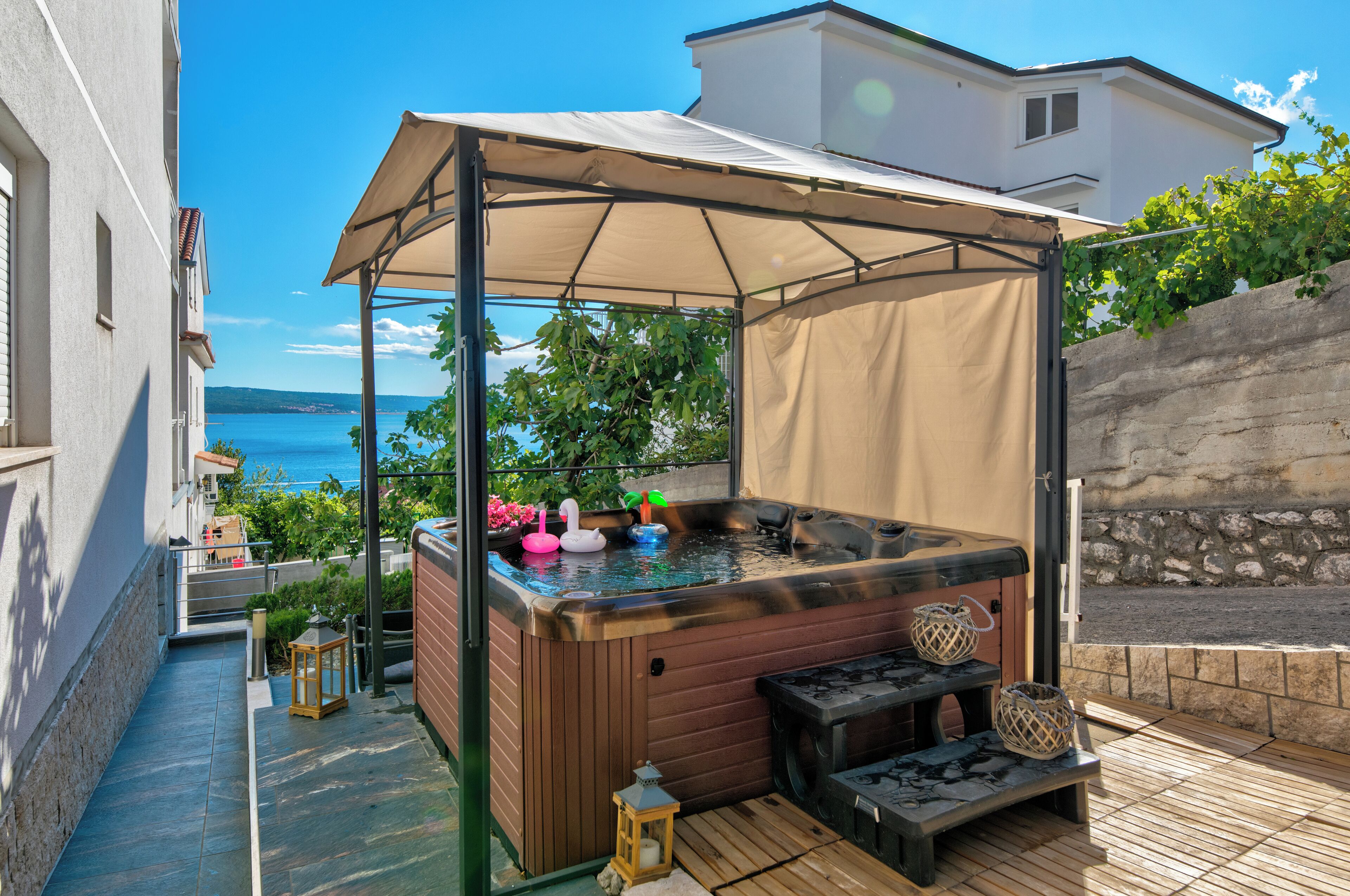 Baignoire à remous extérieure