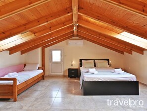 4 dormitorios, tabla de planchar con plancha, wifi y ropa de cama
